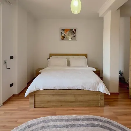 Whole Floor In Upscale Neighborhood Lägenhet Tirana