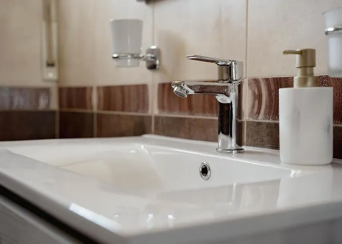 Whole Floor In Upscale Neighborhood