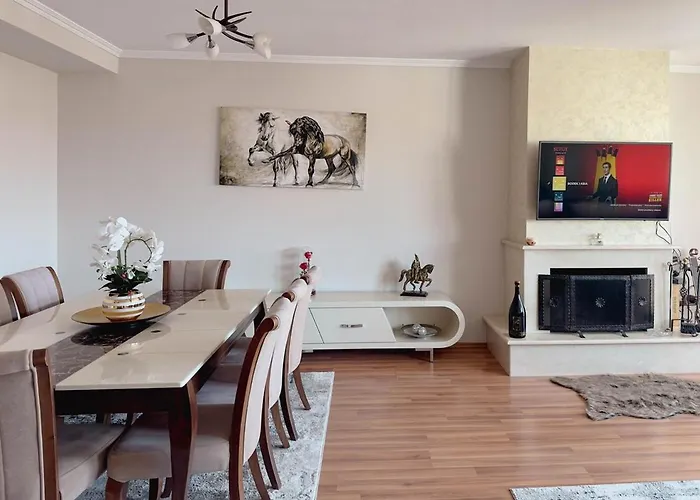 Whole Floor In Upscale Neighborhood Apartment