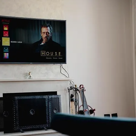 Whole Floor In Upscale Neighborhood * Tiran