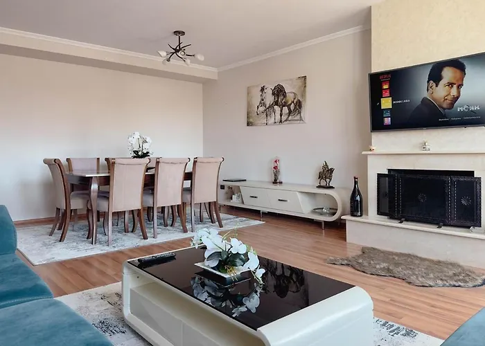 Whole Floor In Upscale Neighborhood ティラナ